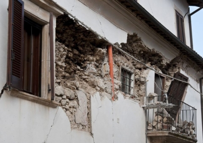 만화가 쏘아 올린 대지진 공포…너도나도 안간다 하더니 "5조원 손실 예상"