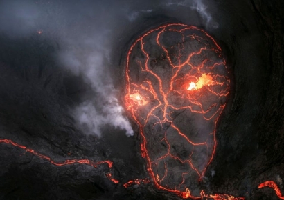 악마의 얼굴? 해골 같은 화산 풍경... 올해의 항공사진 수상작