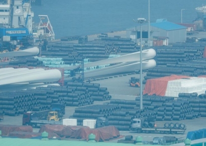 [포토] 수출 야적장에 쌓인 철강제품