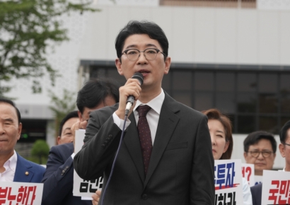 주진우 "이진숙, 논문 베끼다 오타도 나…힘 없는 제자 노린 권력형 범죄"