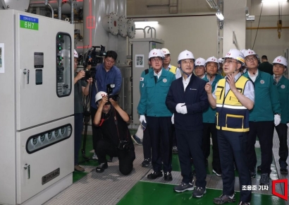 [포토] 신양재변전소 현장점검하는 이호현 차관