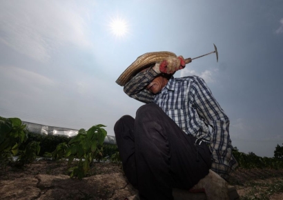 역사상 가장 뜨거운 7월…언제까지 이렇게 더울까