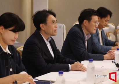 [포토] 노동안전 종합대책 범정부 회의 주재한 권창준 차관