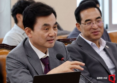 [포토] 인사말하는 안규백 국방장관 후보자