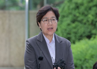 '서울대 의사' 엄마보다 더 번다…정은경 장남 놀라운 스펙