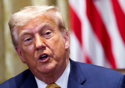 트럼프 30% 관세 예고에… EU, 116조원 '보복 관세' 맞불