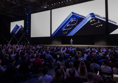 박수 30여차례·앙리도 깜짝 등장…뉴욕서 베일 벗은 '역대급 얇은' Z 폴드7