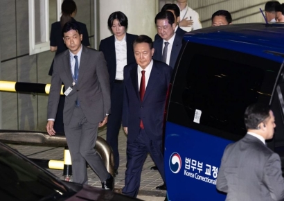 내란특검 "尹 조사실 오도록 구치소 지휘…전직 대통령 예우 철저히"