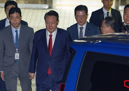 김건희특검 "尹 체포영장 재청구 고민"…尹측 "전직 국가원수 신체적 학대"