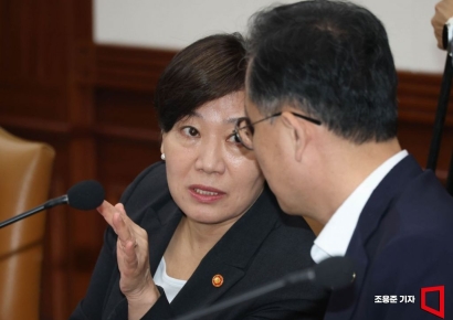 [포토] 대화하는 송미령 장관과 기재부1차관