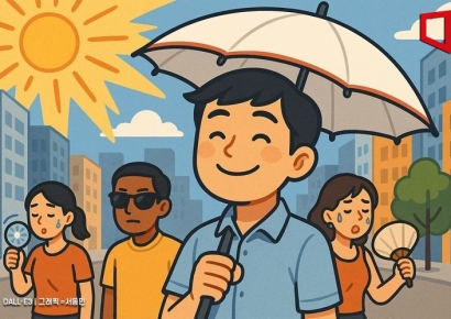 손선풍기도 선글라스도 아니다…체감온도 10도 뚝, 생존 필수품된 '이것'