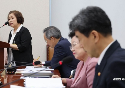 [포토] 청문회 발언하는 손효숙 리박스쿨 대표