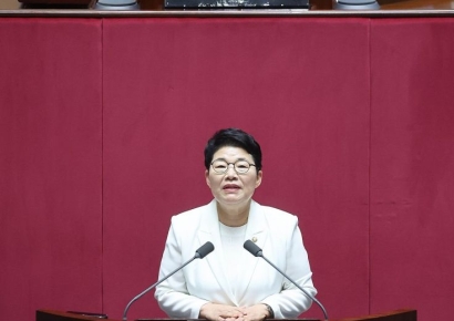 [포토]  野 임이자, 첫 여성 기재위원장 선출… “서민경제 최우선”