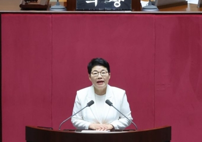 국회, 임이자 기재위원장 선출…"섬세함과 단호한 리더십 보여주겠다"