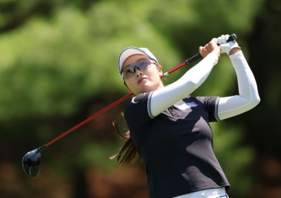 한진선, 1타 차 공동 2위…'역시 강원도의 여왕'