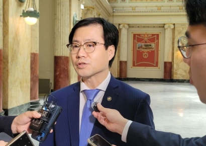 방미 협상 후 귀국한 여한구 "美, 조선·반도체 제조업에 관심"