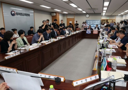 내년 최저임금 시간당 1만320원…17년 만에 노사공 합의(상보)