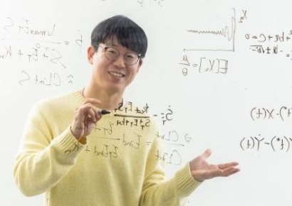 [단독]"밤 11시 10분엔 주무세요"…알고보니 세계적 수학자가 만든 '갤워치8 핵심기능'