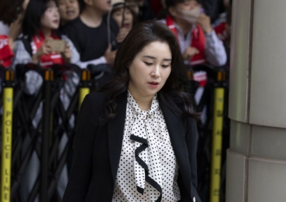 "수천억 해 먹은 것도 아닌데" 격노한 김계리 변호사, 尹 영치금 계좌 공개