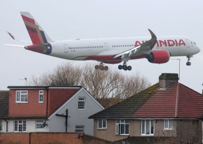 '260명 사망' 에어인디아의 비극…원인 '연료 스위치 차단' 추정