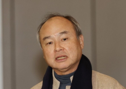 손정의 이끄는 라인야후·소프트뱅크, 전 직원 AI 사용 의무화 