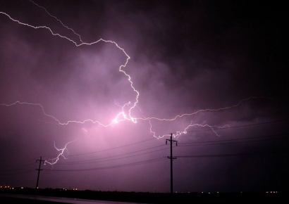 신혼여행 갔다가 '날벼락'…사진 찍던 20대 신부 낙뢰 맞고 사망