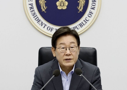 이 대통령 4개국 특사 파견…EU 윤여준·佛 강금실·英 추미애·印 김부겸