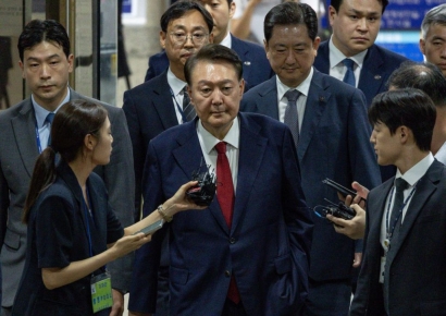 윤석열 "말도 안되는 정치 탄압은 나 하나로 족해" 옥중 메시지