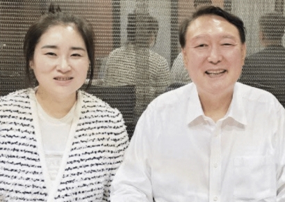 김계리 "尹 한 푼도 없어" 계좌 공개…하루 만에 400만원 한도 채워