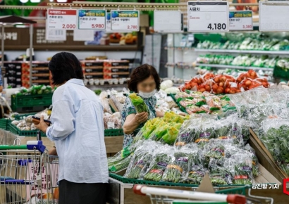 [포토] '더위 먹은 물가' 이른 폭염에 채소값 상승