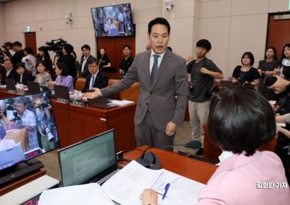 김한규 "강선우, 당내에서도 문제 있다고 봐…진솔한 입장 표명 필요"