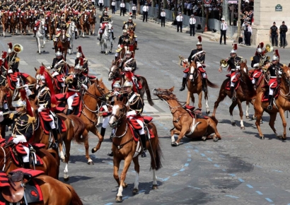 프랑스, 혁명기념일 기념해 대규모 퍼레이드로 군방력 과시