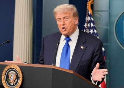 트럼프 "美, 친구·적에게 무역·군사서 수조달러 뜯겨…더는 못 참아"