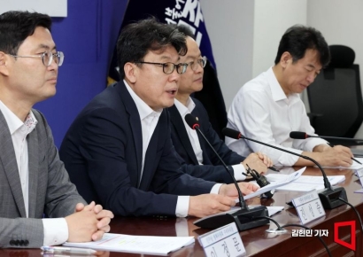 진성준, 배당소득세제 개편에 문제제기…"결국 극소수의 주식재벌들만 혜택"