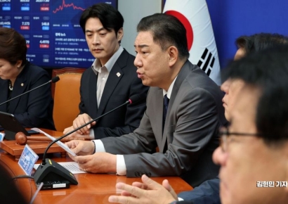 [포토] 김병기 “특검조사 거부 尹, 교도소 놀러갔나…감방서 끌어내야”