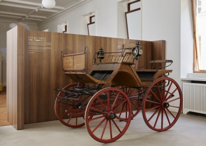 그는 20대에 망했지만 포기 몰랐다…천만원 명품 '집구석 힐링템'의 탄생[기업연구소]