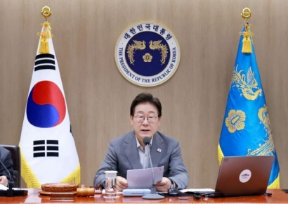 이 대통령 "헌법 새로 정비할 때…개헌에 국민 뜻 반영되도록 노력"