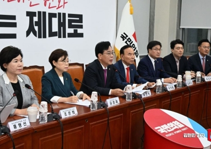 [포토] 송언석 “무자격 6적 거취 논의 위한 대통령 면담 요구”