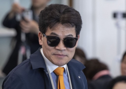 전한길, 국민의힘 입당 논란…김용태 "사이비" 안철수 "부끄러워"