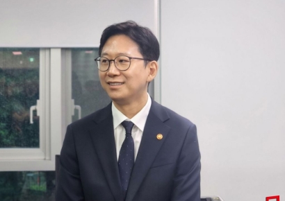 배경훈 신임 과기정통부 장관 "소버린 AI, 글로벌 톱 수준 도전"