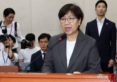 정은경, '코로나 수혜주' 의혹 전면 부인…"이해충돌 못 살펴 송구"