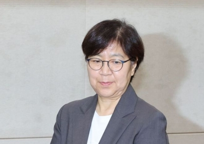 [포토] 청문회 출석하는 정은경 후보자