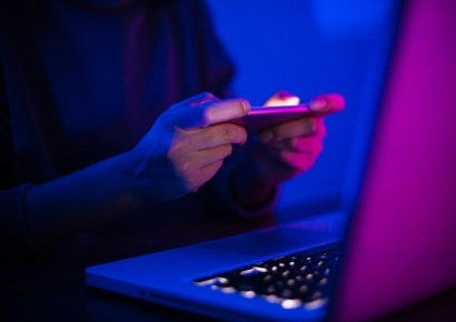 게임 속 캐릭터 죽였다며 8살 아들 폭행, 아내 위협한 30대 父