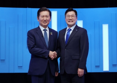 '李와 역할분담' 정청래  vs '李와 같이 일해야' 박찬대…여당대표 역할론 격돌