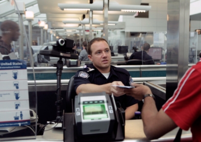 美, 관광·유학 비자에 35만원 부과…"불법체류 없으면 환급"