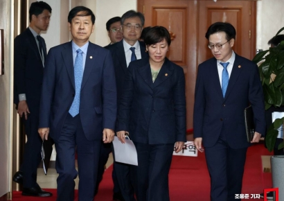 [포토] 대외경제장관회의 참석하는 경제부처 장관들 