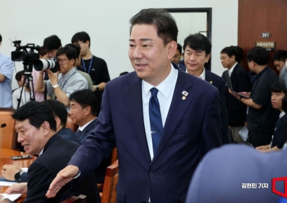 [포토] 김병기 "살아나는 내수와 소비시장에 활력 불어넣을 것"