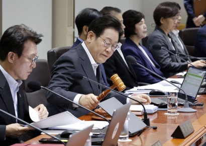 李대통령 "민생쿠폰은 소비회복, 추가 프로그램 준비"…소비쿠폰 '깡' 주의(종합)