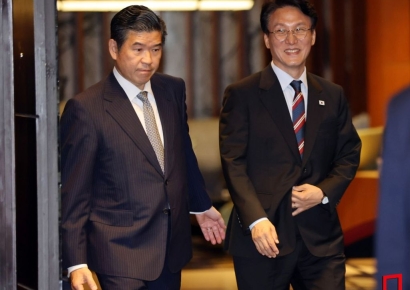 [포토] 암참 세미나 참석하는 김민석 총리와 제임스 김 회장