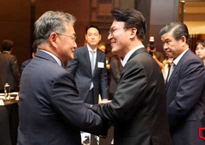 [포토] 주셉 윤 주한 미국대사 대리 만나는 김민석 총리